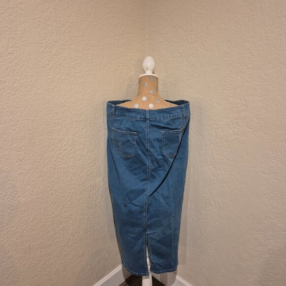 NWOT Stretchy Denim Skirt - Picture 3 of 3